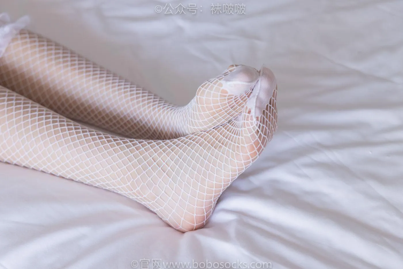 [BoBoSocks袜啵啵]NO.043 小甜豆-圣诞服、平底鞋、高跟鞋、白色渔网袜 [165P]插图8